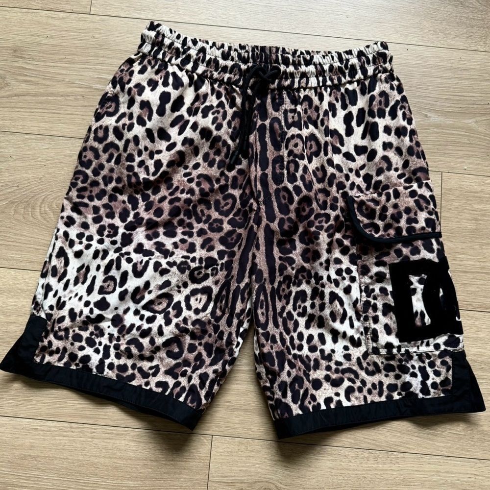 Dolce & Gabbana DG patch leopard print Bermuda shorts men’s size 44 (large)